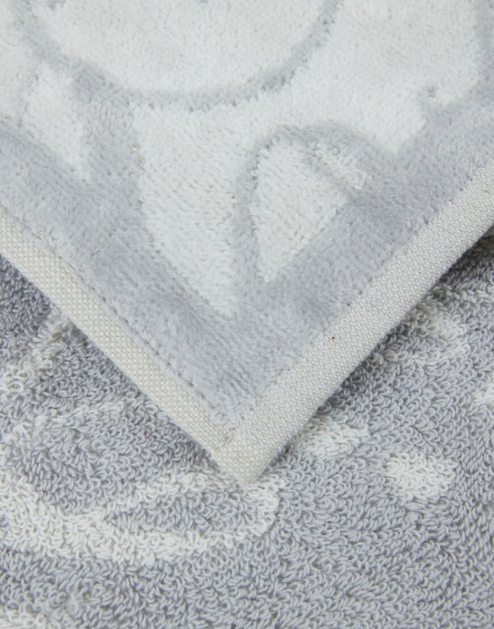 полотенце  от бренда philipp plein вид слева