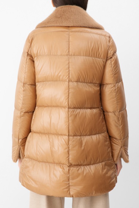 полупальто  по цене 100000 руб вид справа