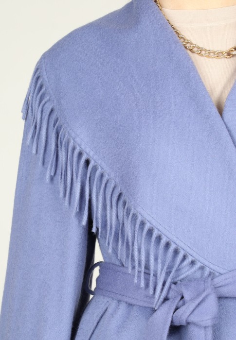 Товар синего цвета с внутренней стороны