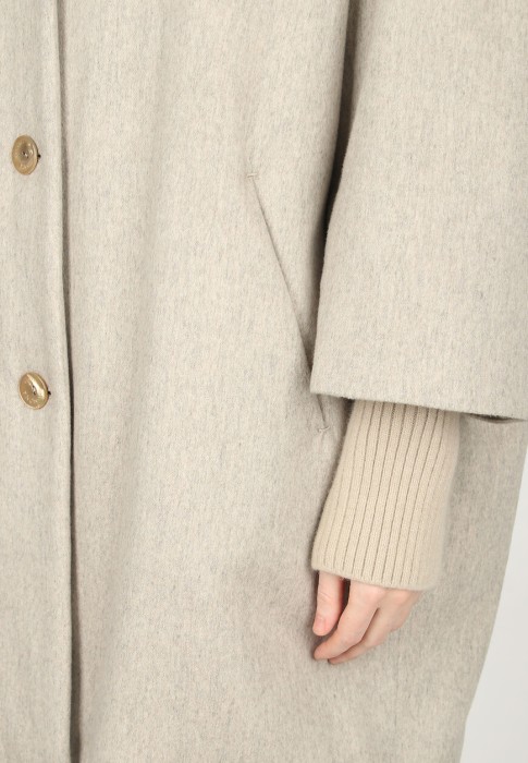 полупальто  универсального стиля с лицевой стороны