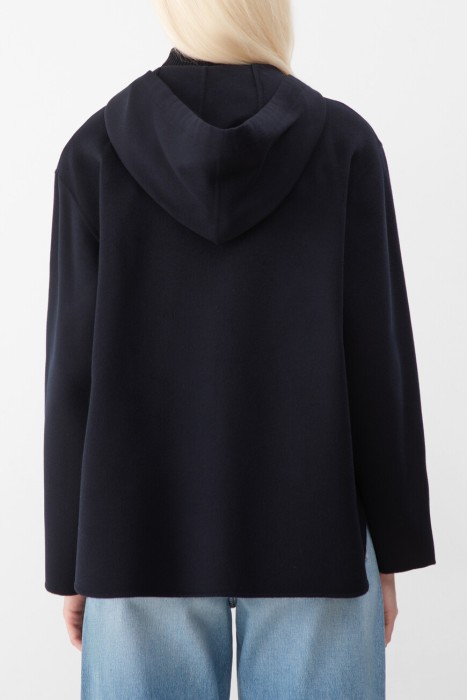 полупальто  по цене 49500 руб вид справа