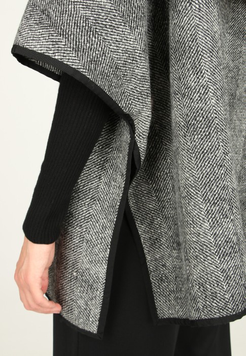 пончо  из проверенных материалов спереди