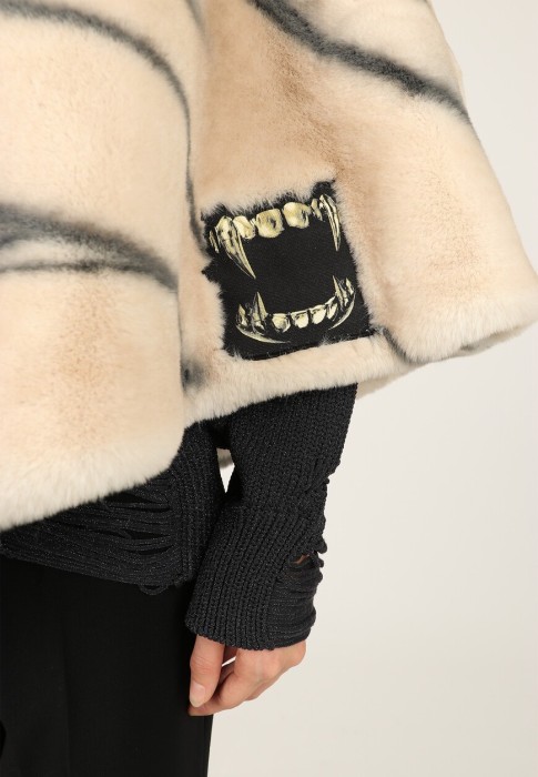 пончо  из проверенных материалов спереди