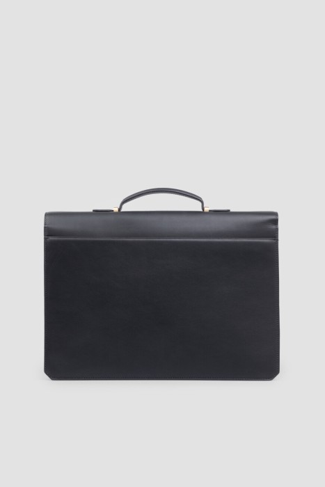 Товар черного цвета с внутренней стороны