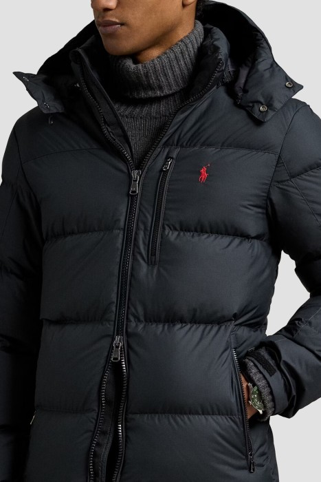 Товар черного цвета с внутренней стороны