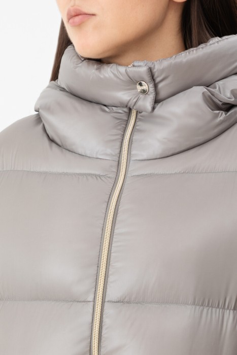 пуховик  из франции вид сбоку