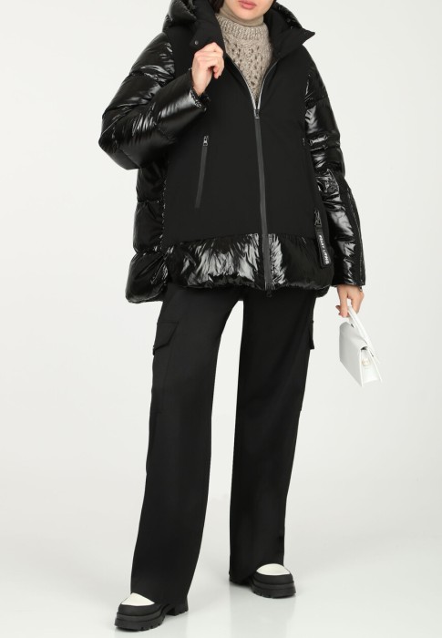 пуховик  по цене 55900 руб вид справа