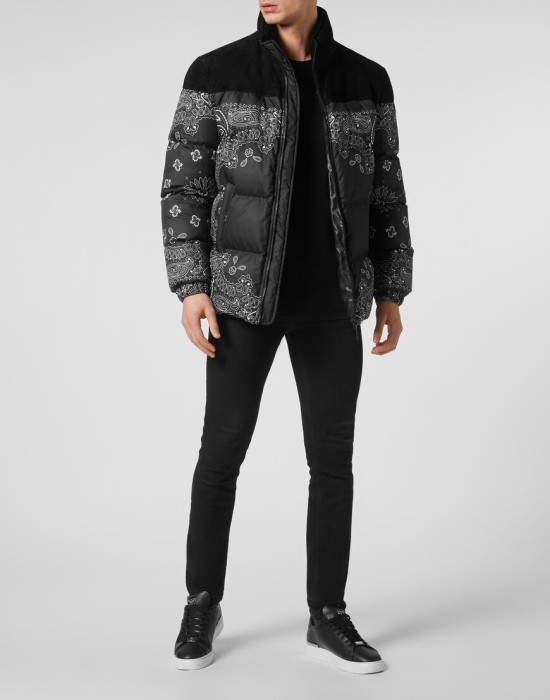 пуховик  по цене 77445 руб вид справа