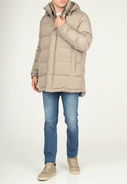 пуховик  от бренда cortigiani вид слева