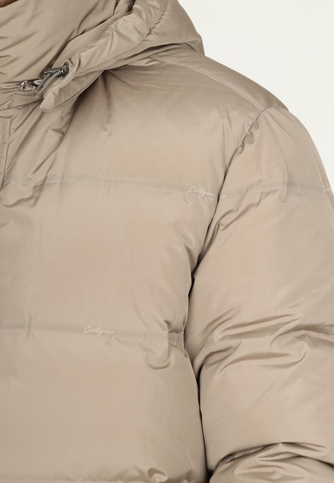 пуховик  универсального стиля с лицевой стороны