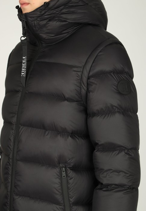 Товар черного цвета с внутренней стороны