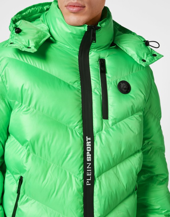 пуховик  из италии вид сбоку