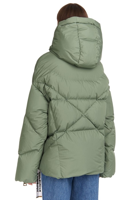 Товар зеленого цвета с внутренней стороны