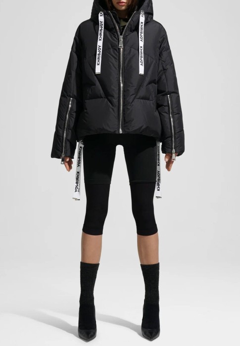 пуховик  по цене 144830 руб вид справа