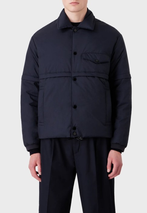 Товар синего цвета с внутренней стороны