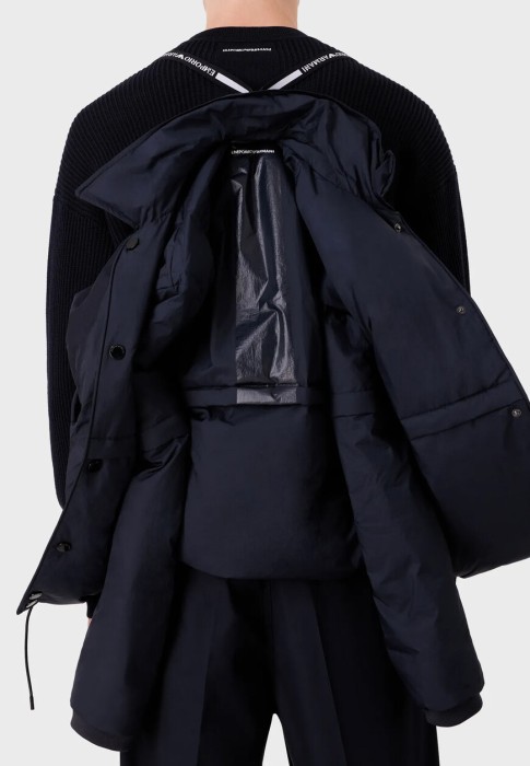 пуховик  универсального стиля с лицевой стороны