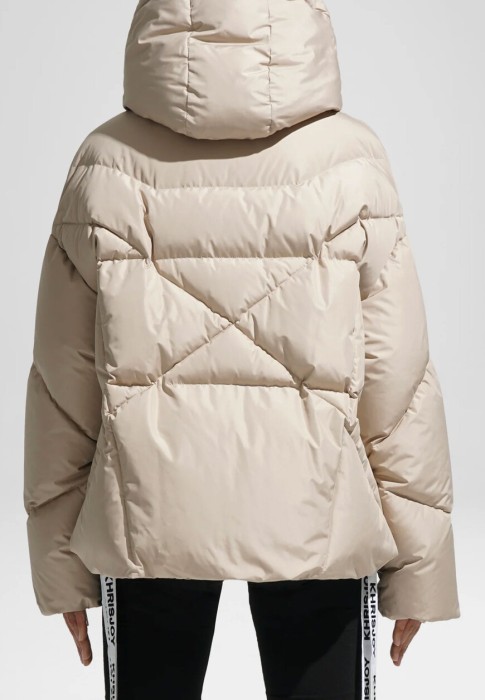 пуховик  из италии вид сбоку