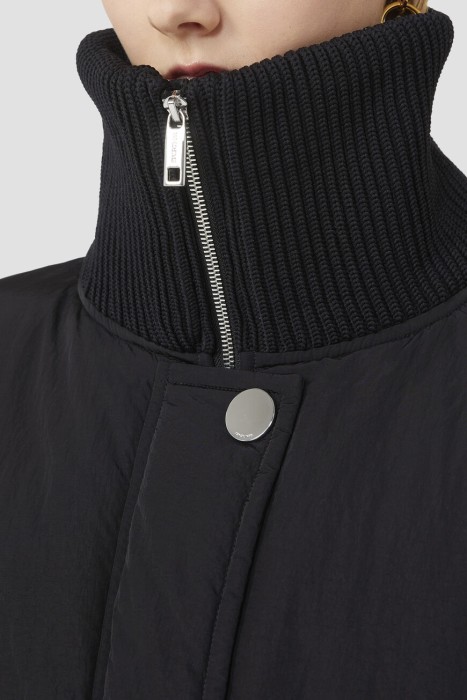 пуховик  из италии вид сбоку