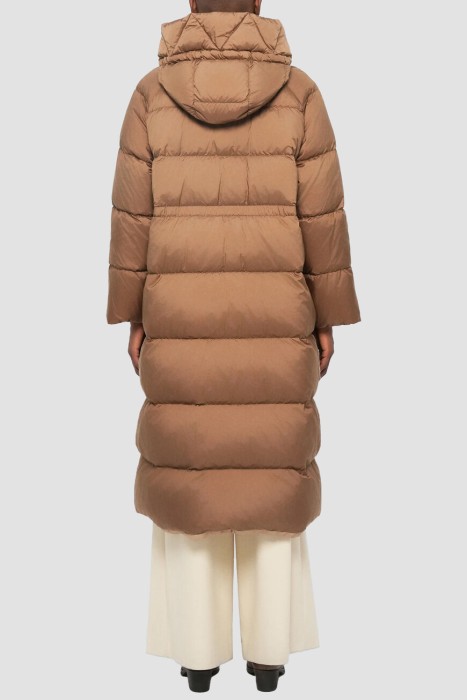 пуховик  от бренда max mara вид слева