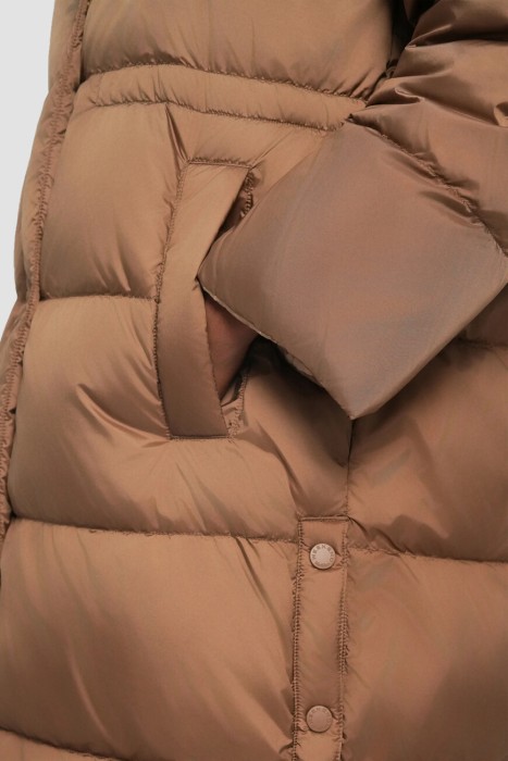 пуховик  из италии вид сбоку