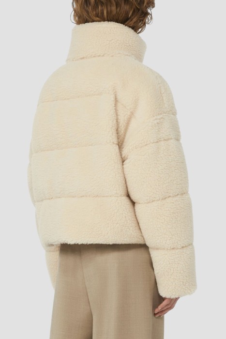 пуховик  от бренда max mara вид слева