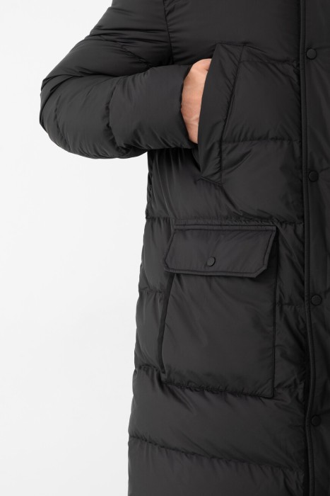 Товар черного цвета с внутренней стороны