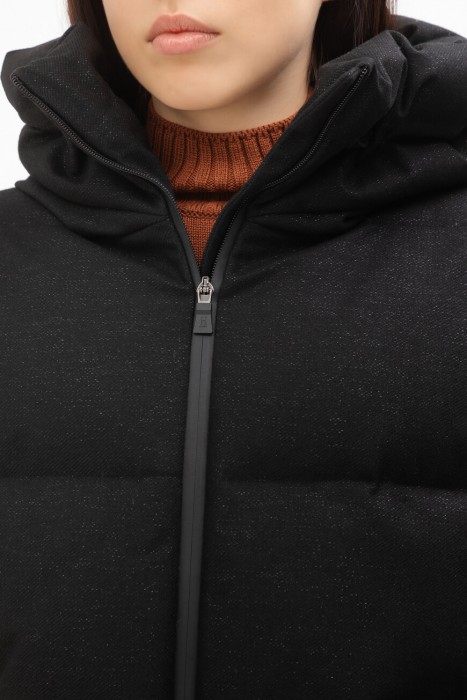 пуховик  из франции вид сбоку