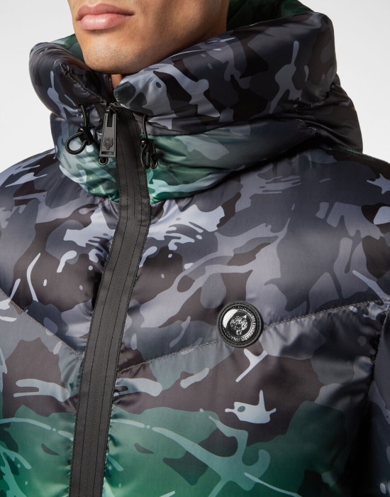 пуховик  из италии вид сбоку