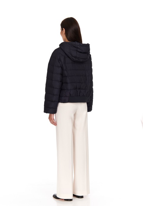 пуховик  из италии вид сбоку