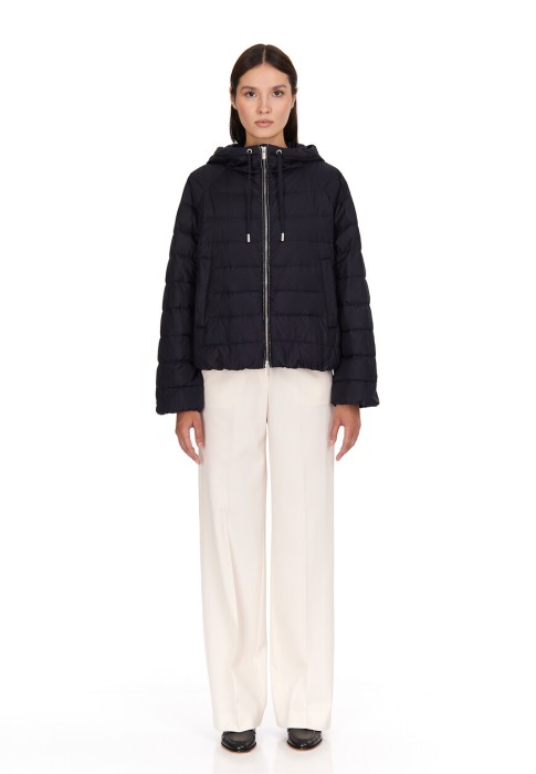 Товар синего цвета с внутренней стороны