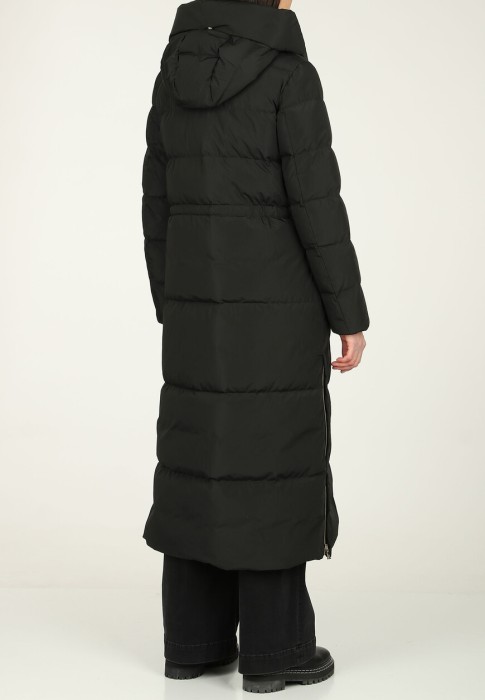 Товар черного цвета с внутренней стороны