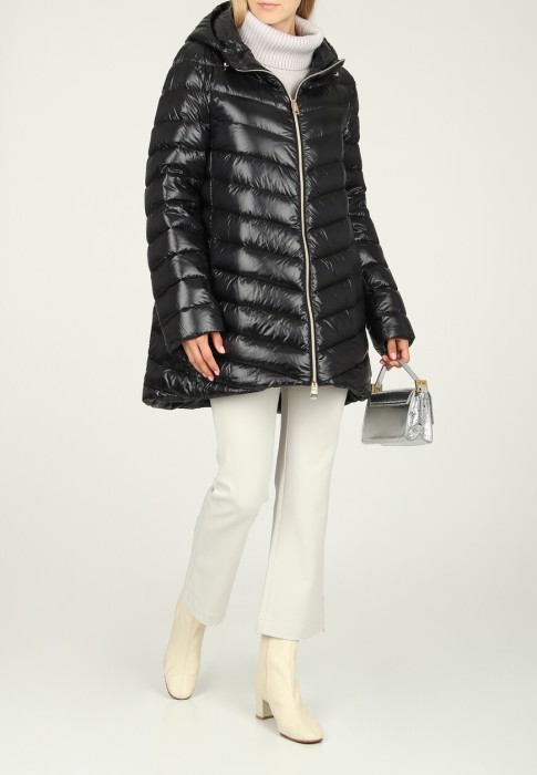 пуховик  по цене 86900 руб вид справа