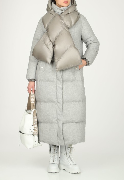 пуховик  по цене 340900 руб вид справа