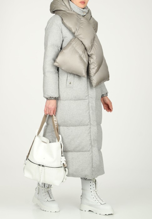 пуховик  из франции вид сбоку