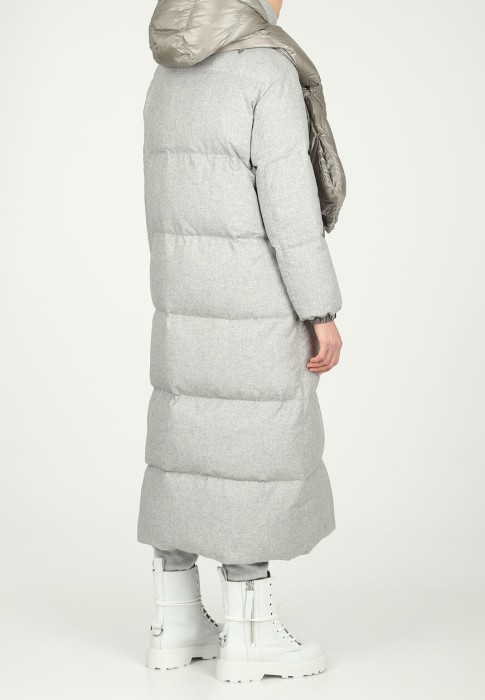 Товар серого цвета с внутренней стороны