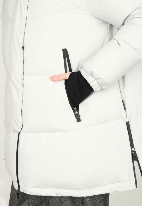 Товар серого цвета с внутренней стороны