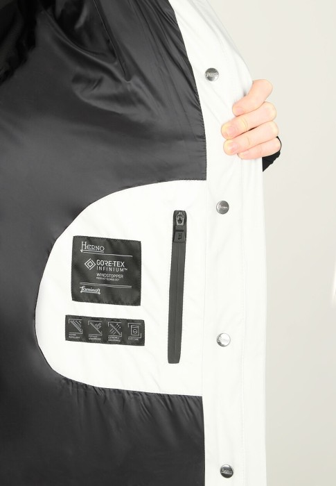 пуховик  универсального стиля с лицевой стороны