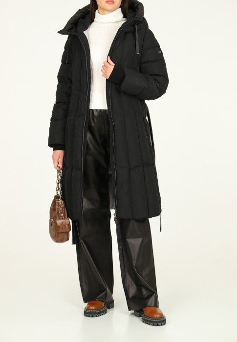 пуховик  по цене 102900 руб вид справа