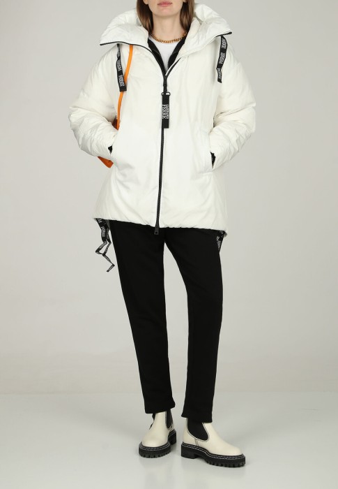 пуховик  от бренда gianfranco ferre вид слева