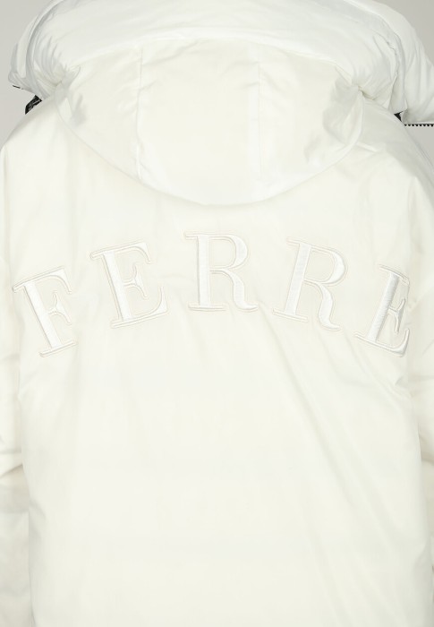 пуховик  универсального стиля с лицевой стороны