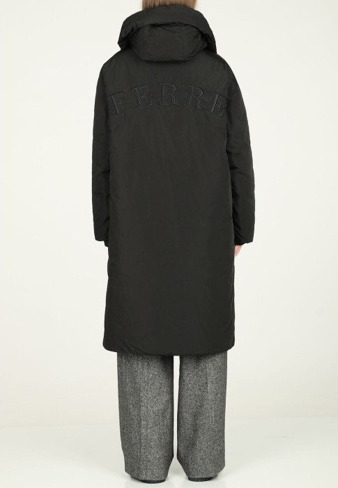 Товар черного цвета с внутренней стороны