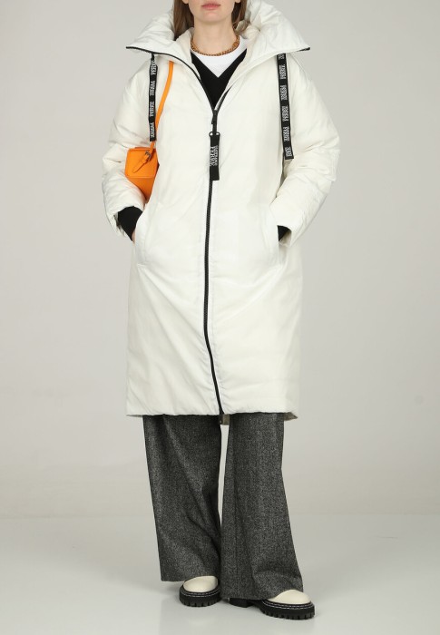 пуховик  от бренда gianfranco ferre вид слева