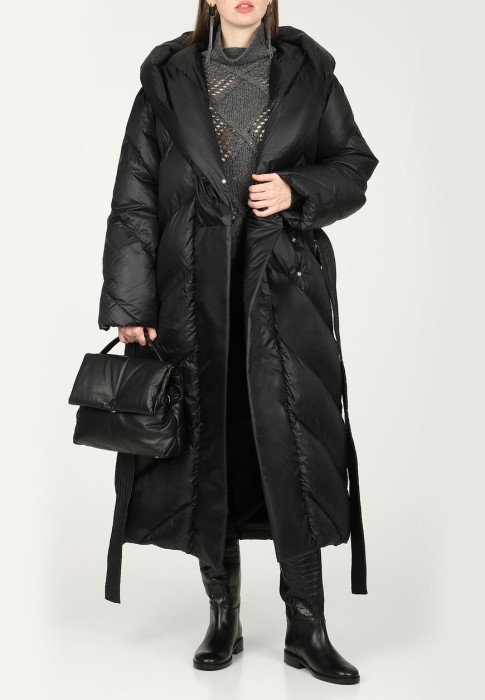 пуховик  по цене 164900 руб вид справа