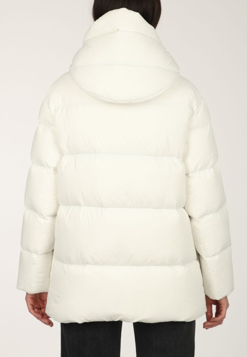 пуховик  из проверенных материалов спереди