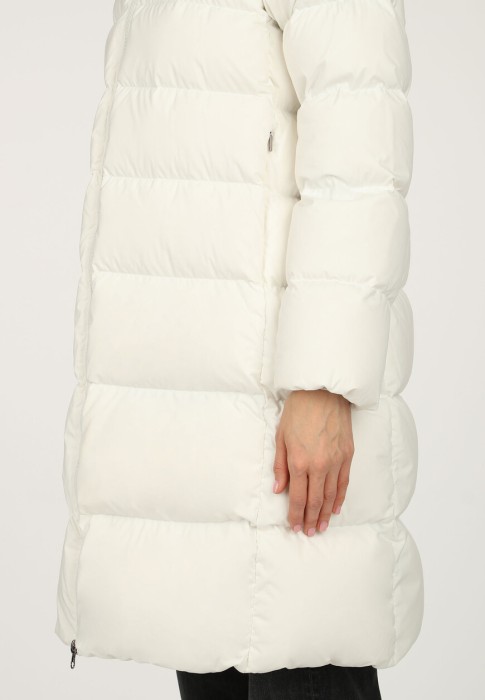 пуховик  из проверенных материалов спереди