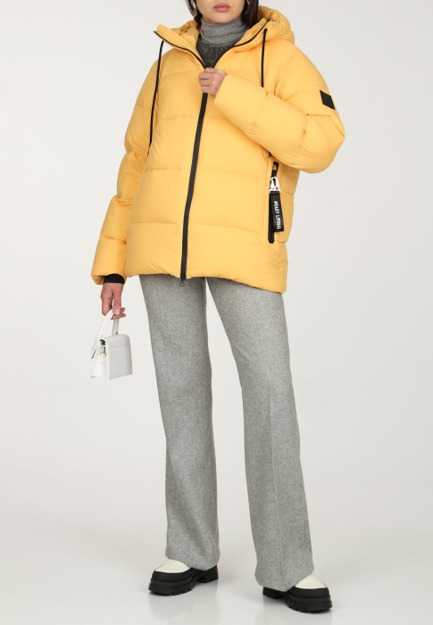 пуховик  от бренда montereggi вид слева