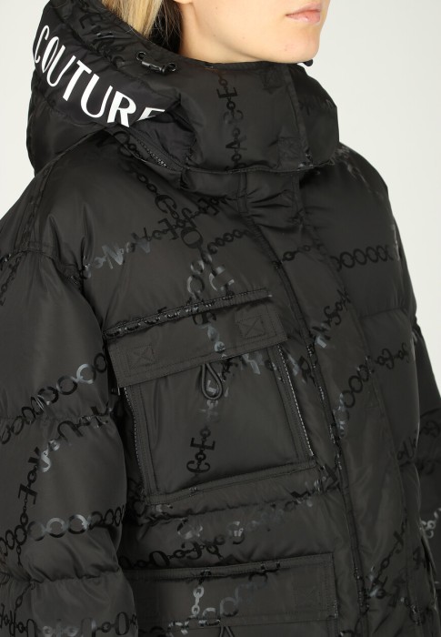 Товар черного цвета с внутренней стороны