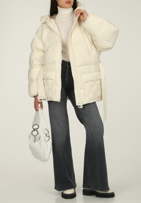 пуховик  по цене 98900 руб вид справа