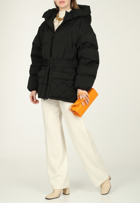 пуховик  по цене 98900 руб вид справа