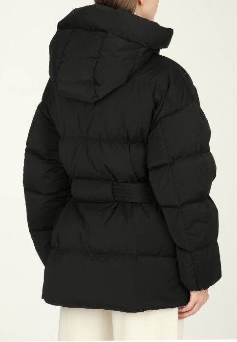 Товар черного цвета с внутренней стороны